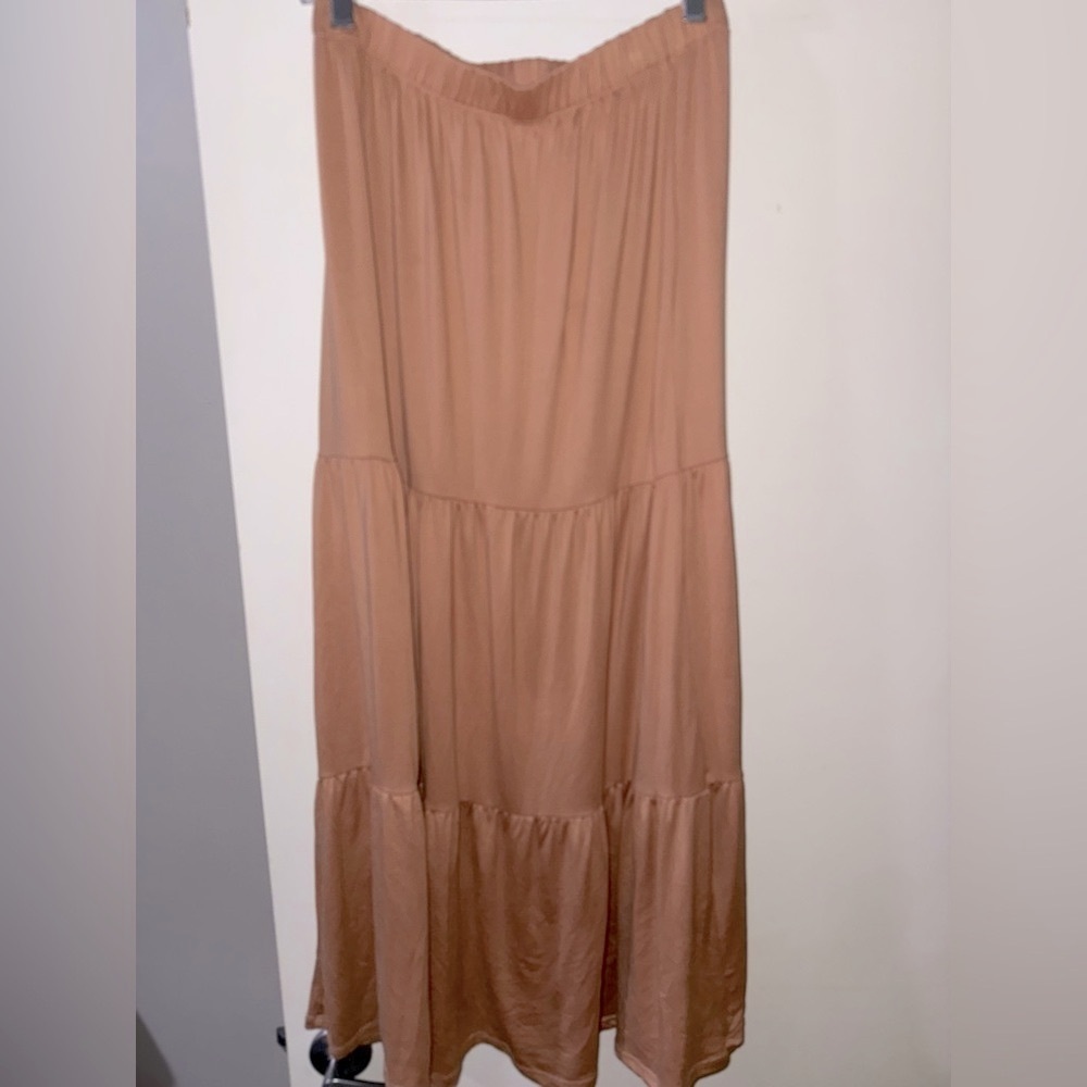 Heart Hips Tiered Maxi Skirt peach size medium